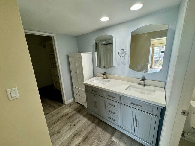 Building Photo - HALF OFF FIRST MONTH'S RENT - Charming Condo in the Heart of La Habra