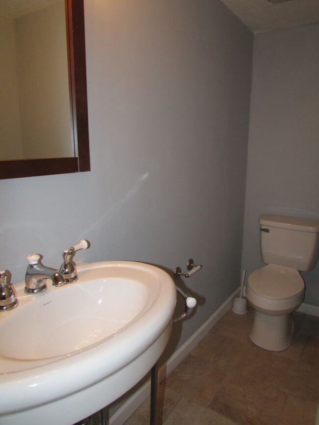 Building Photo - 4363 Ellis Way NW