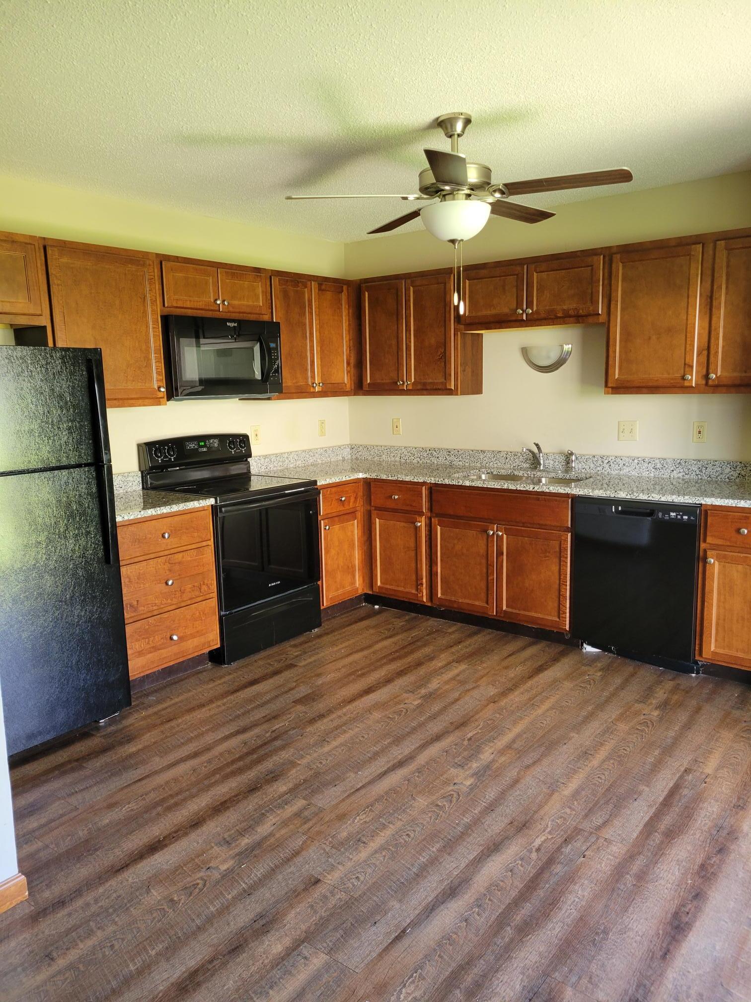 Building Photo - 31 Cherry Tree Ln