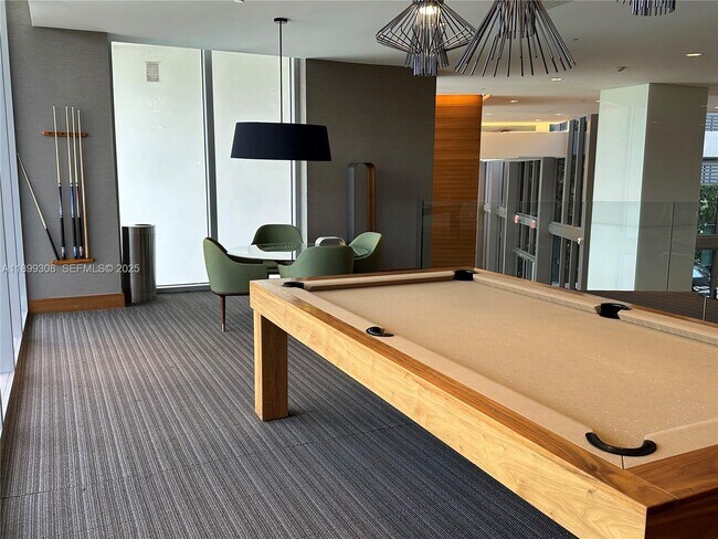 Building Photo - 16385 Biscayne Blvd