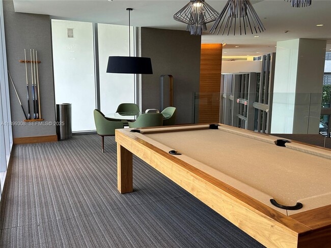 Building Photo - 16385 Biscayne Blvd