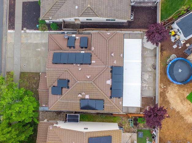 Building Photo - 2026 Rickenbacker Ln