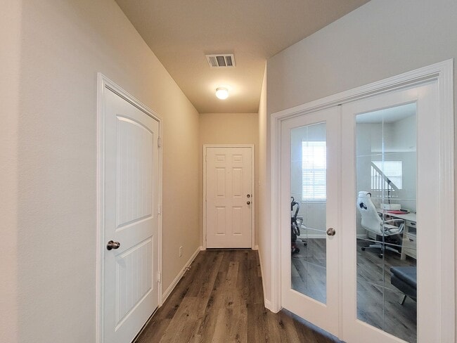 Building Photo - THIS THREE BED, FOUR BATH, CANAL FRONT HOM...