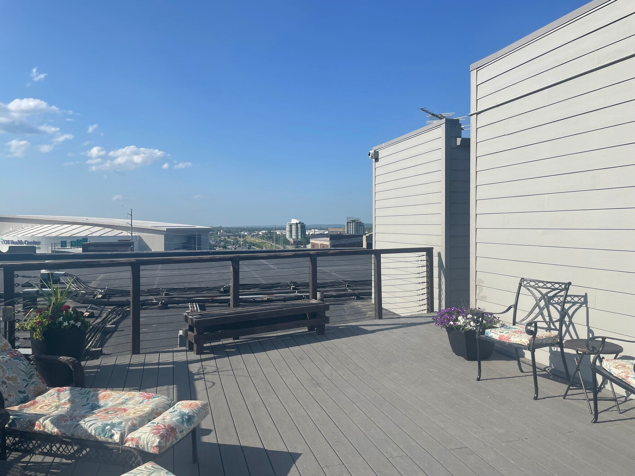 Building Photo - 105 S 9th St