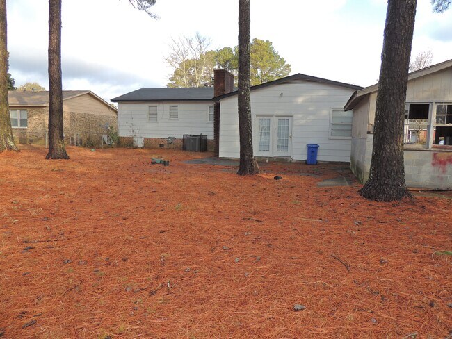 Building Photo - 4711 Beaufort Dr