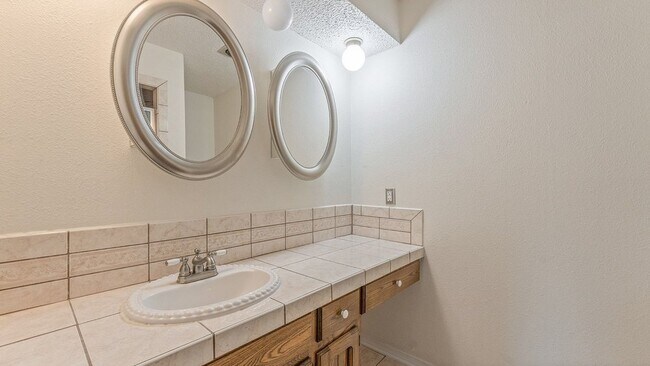 Building Photo - 403 S 37th St