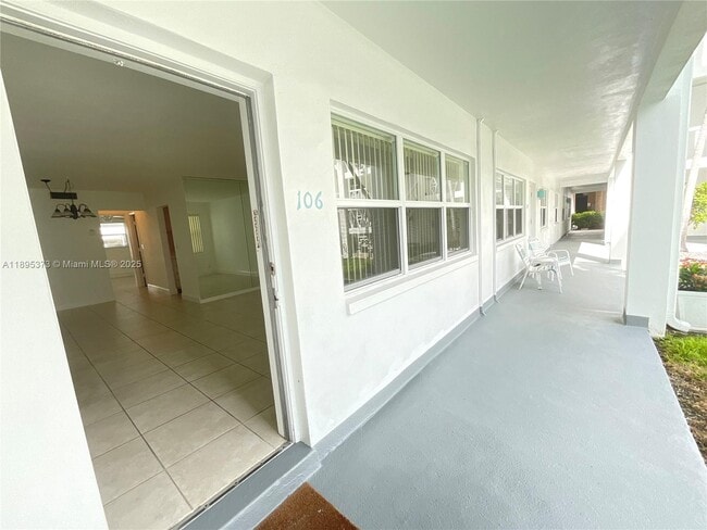 Building Photo - 419 Golden Isles Dr