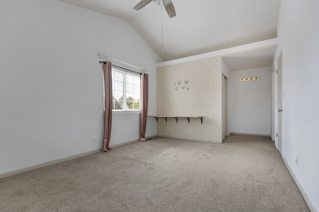 Building Photo - 122 Creston Cir