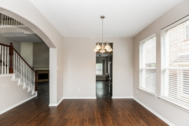 Building Photo - 5824 Fathom Dr