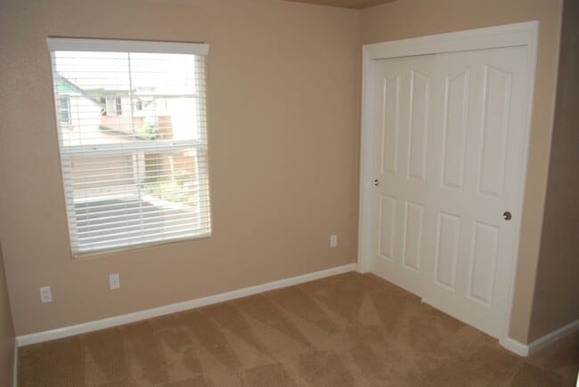 Building Photo - 8415 Oliva Rd