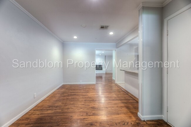 Building Photo - For Lease | Midtown Tulsa | $1625 Rent