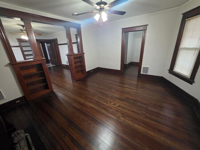 Building Photo - 29 Marshall St