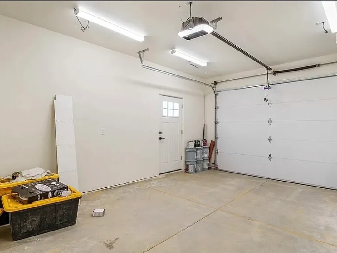 Building Photo - 427 2nd Ave SE