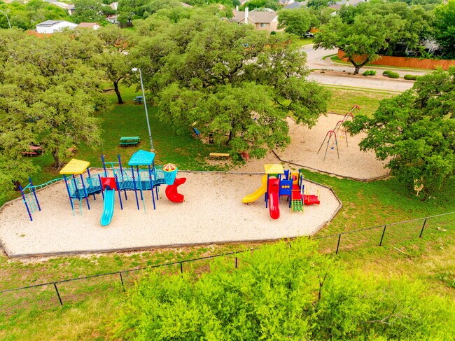 Building Photo - 2 WEEKS FREE RENT WITH 18MO LEASE SIGNED B...