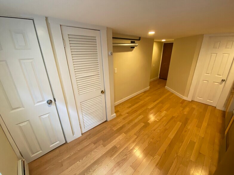 Building Photo - 238 Cambridge St