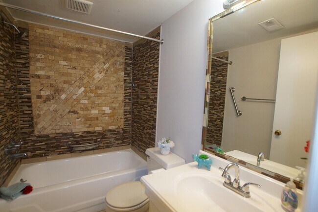 Building Photo - 1287 Schaub Dr
