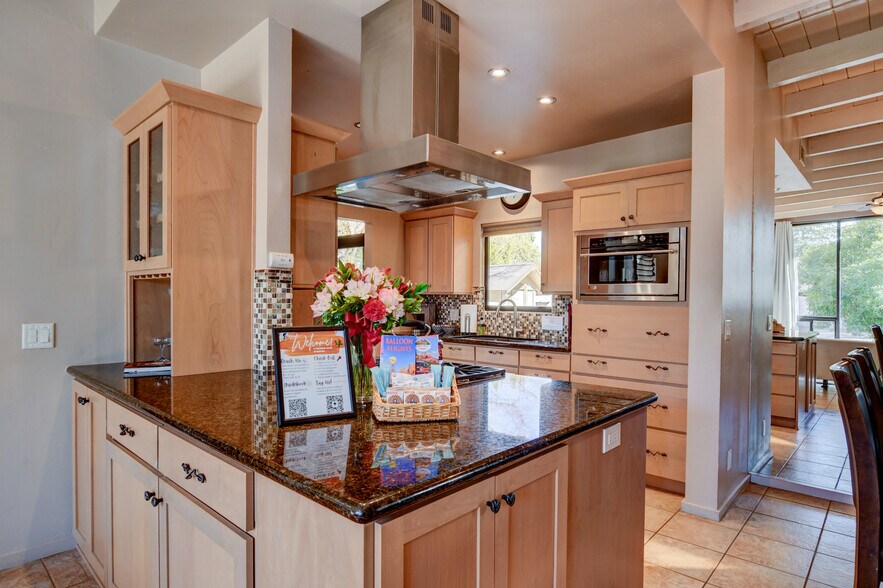 Building Photo - 182 Meadow Lark Dr