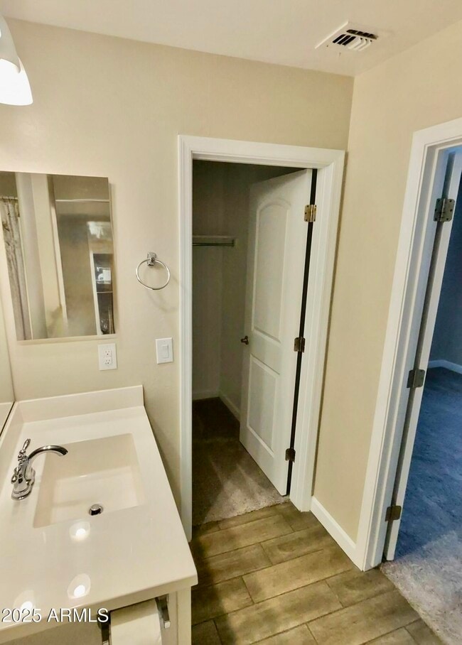 Building Photo - 240 W Juniper Ave