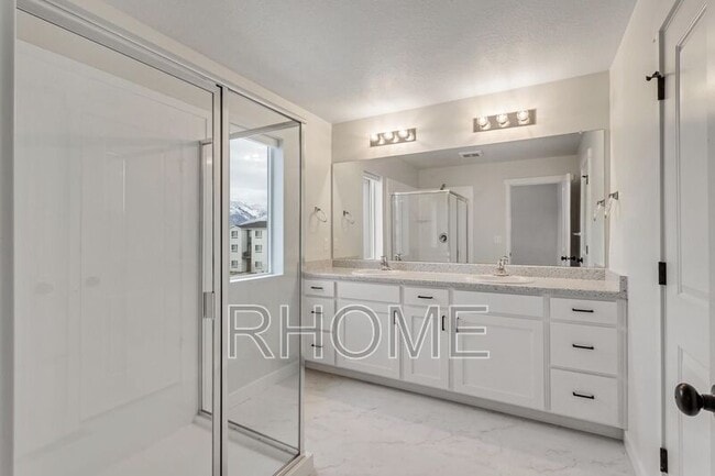 Building Photo - 986 W 540 S