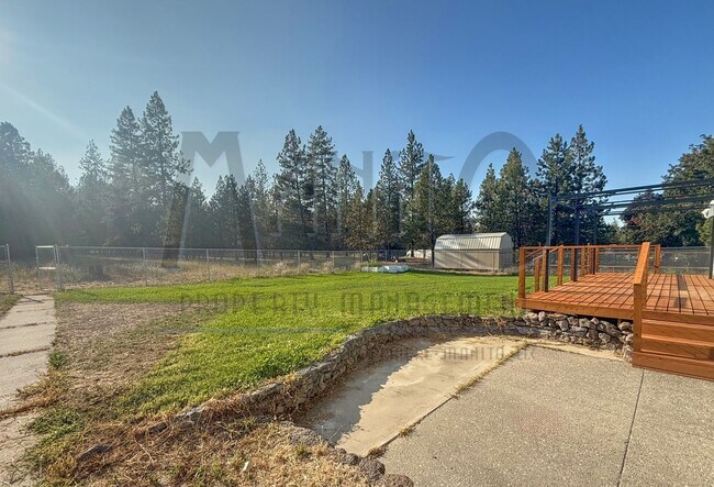 Building Photo - Spacious Nine Mile Home On Acreage
