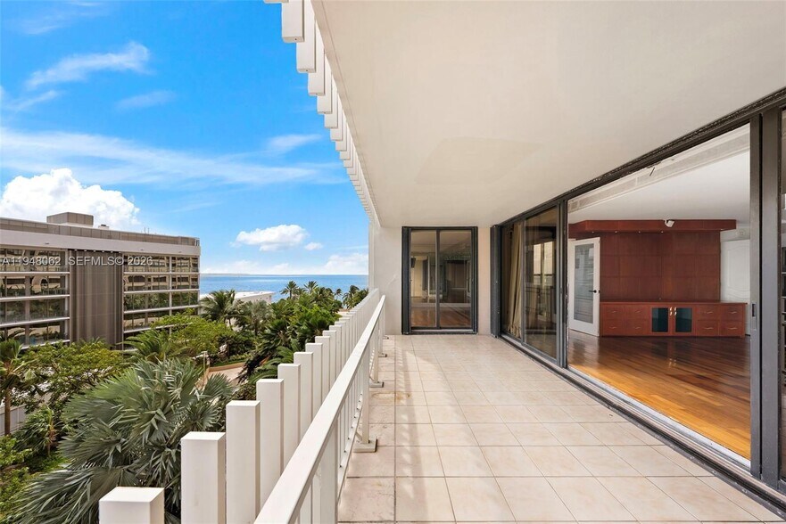 Building Photo - 3 Grove Isle Dr