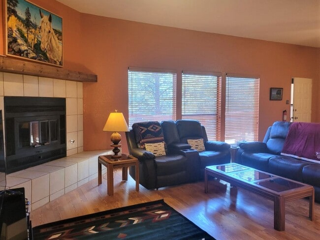 Building Photo - Fully Furnished Condo in Alto