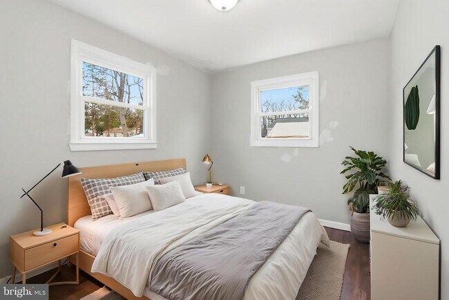 Building Photo - 4 Coville Dr