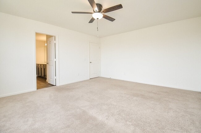 Building Photo - 1013 Banyon Tree Ln