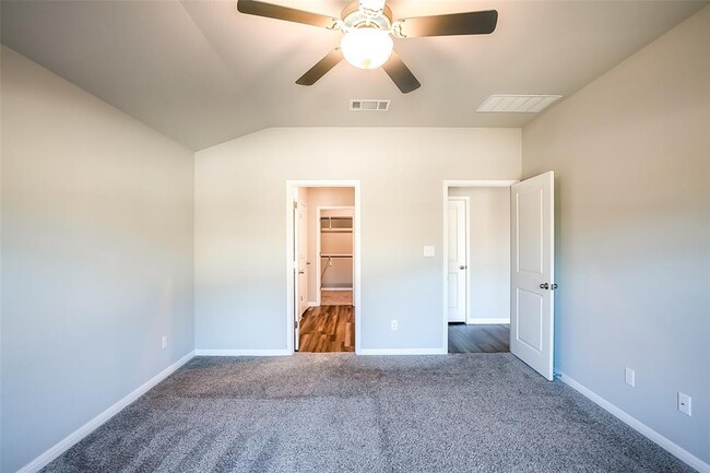 Building Photo - 1601 Longhorn Ranch Dr