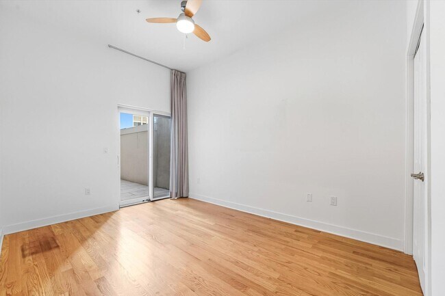 Building Photo - 251 Newark Ave