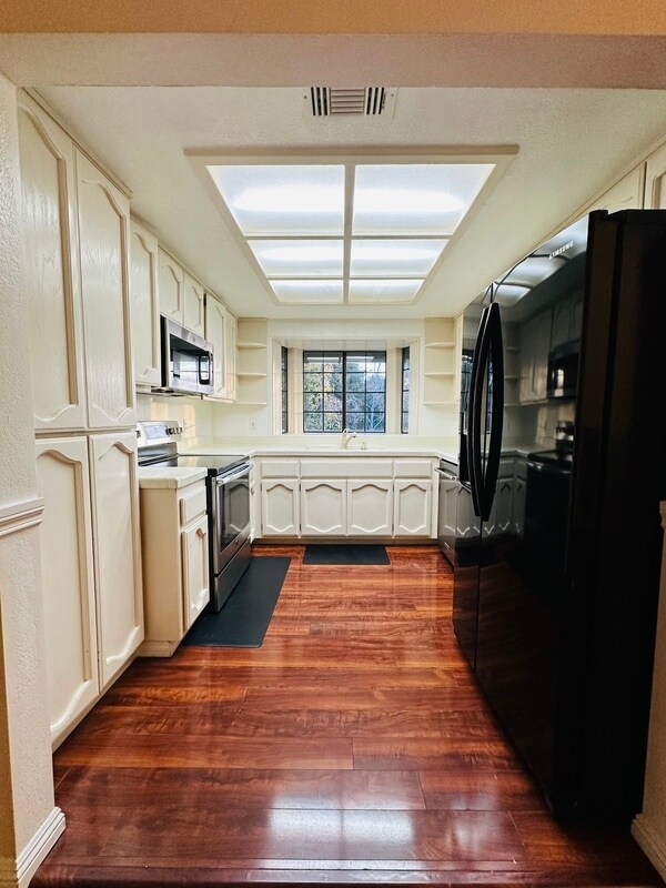 Building Photo - 5829 San Juan Ave