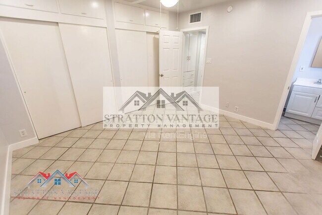 Building Photo - 5142 N 18th Pl