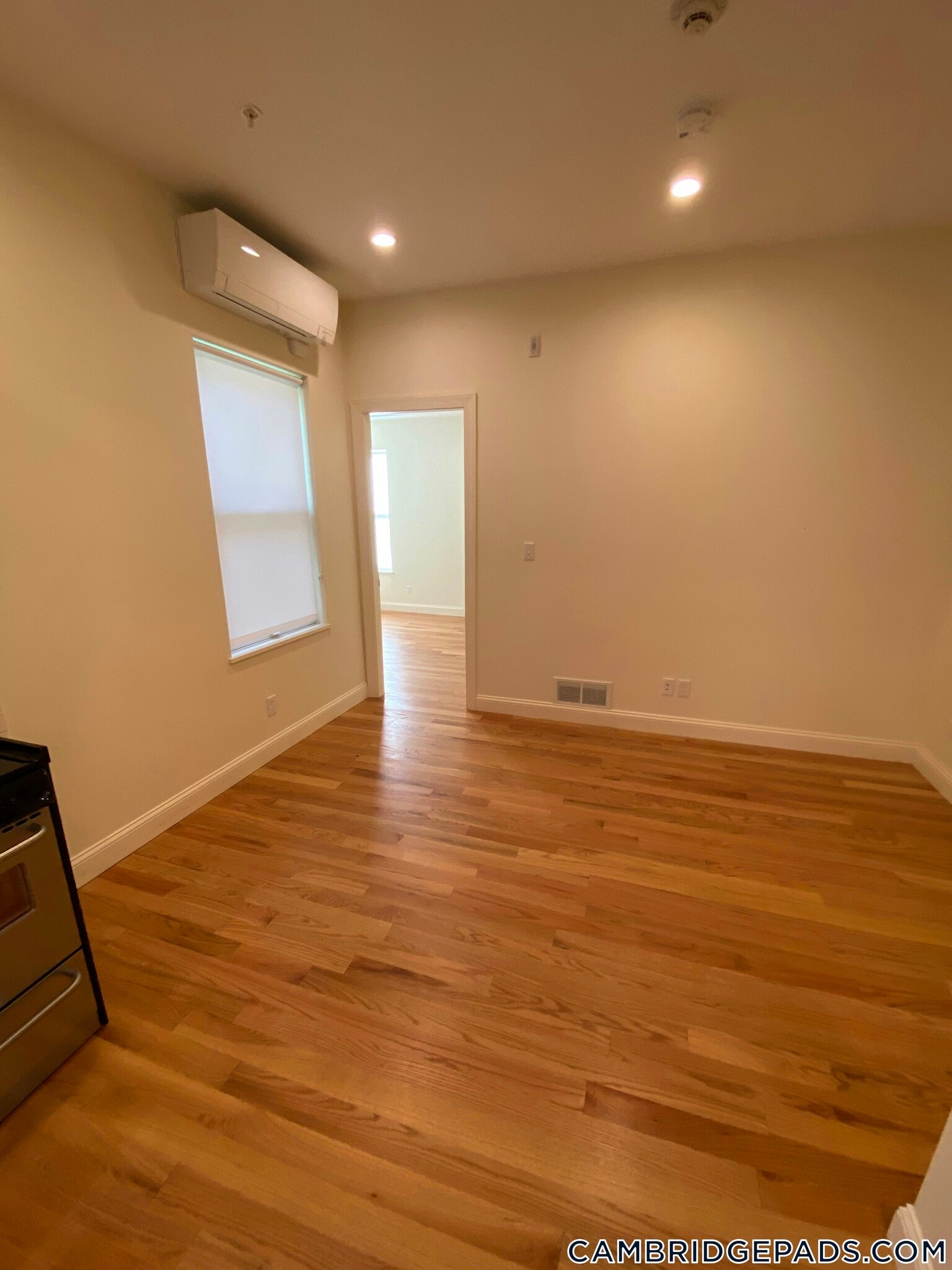 Building Photo - 379 Harvard St