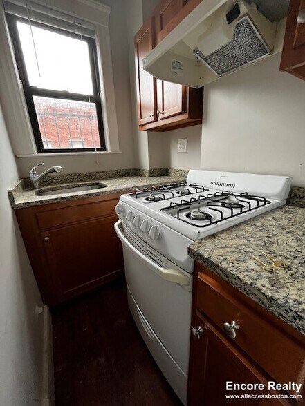 Building Photo - 48 JFK St. Unit 15