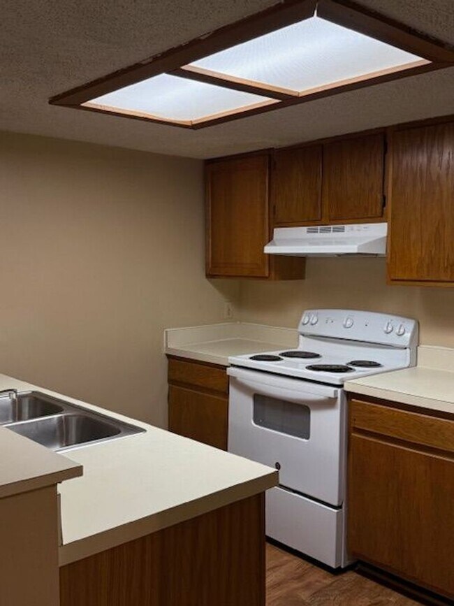 Building Photo - 8542 Colony Pine Cir W