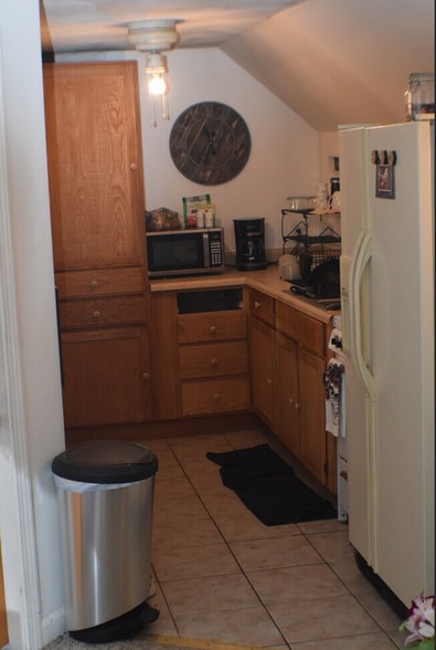 Building Photo - 181 E Shore S