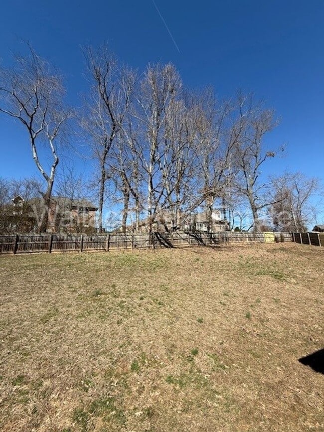 Building Photo - LOCATED IN HALLS:  BEAUTIFUL 2 STORY HOME WITH 3 BEDROOMS AND 2.5 BATHS