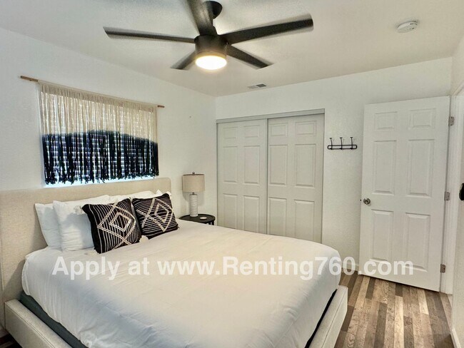Building Photo - Furnished or Unfurnished Home With Incredi...