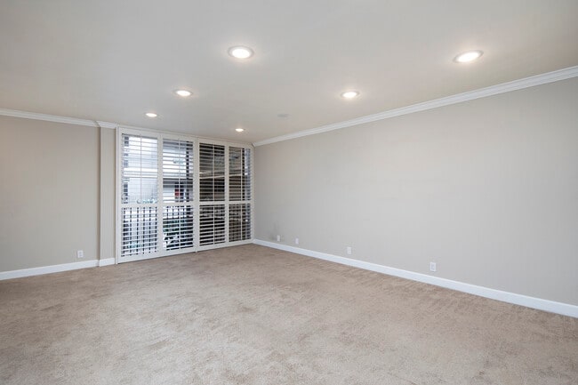 Building Photo - 7811 Eads Ave