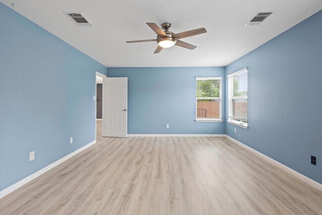 Building Photo - 1408 Deer Ledge Trail