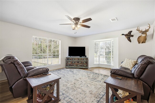 Building Photo - 10505 Champion Village Dr