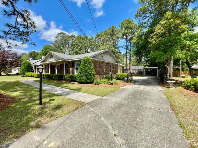 Building Photo - Charming 3-Bedroom Nest with 2 Full Baths ...