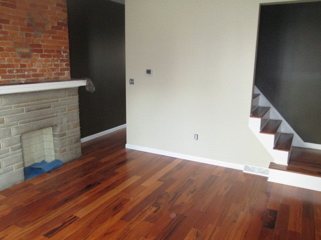 Building Photo - 2 Bedroom, 1 Bath Townhome in trendy Bloomfield.  Convenient!