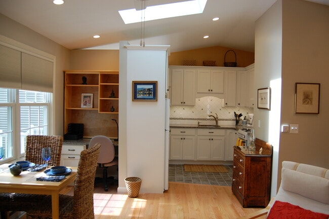 Building Photo - 28 Yucatan Dr
