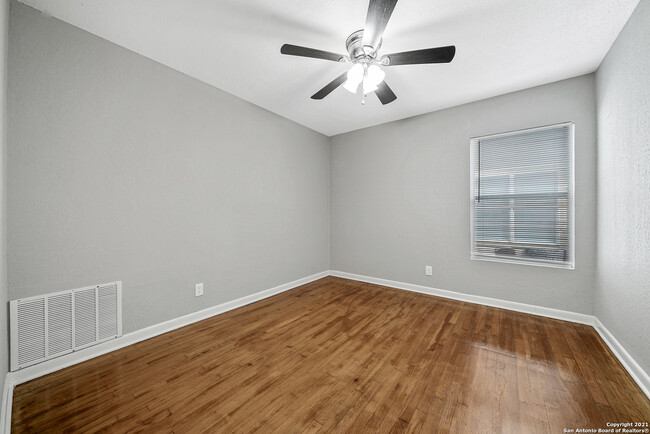 Building Photo - 307 San Angelo Blvd