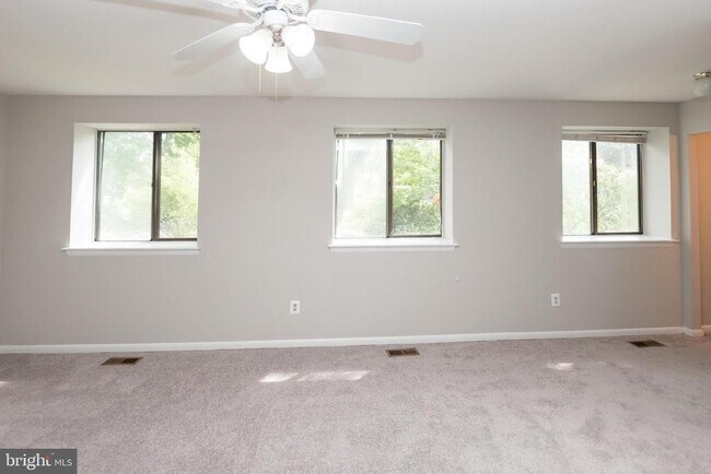 Building Photo - 515 Aspen Dr