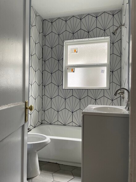 Building Photo - 4824 S 5th St