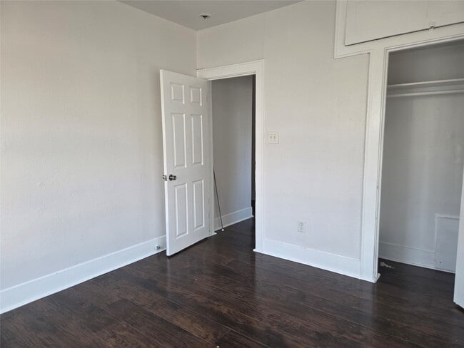 Building Photo - 6813 Avenue O