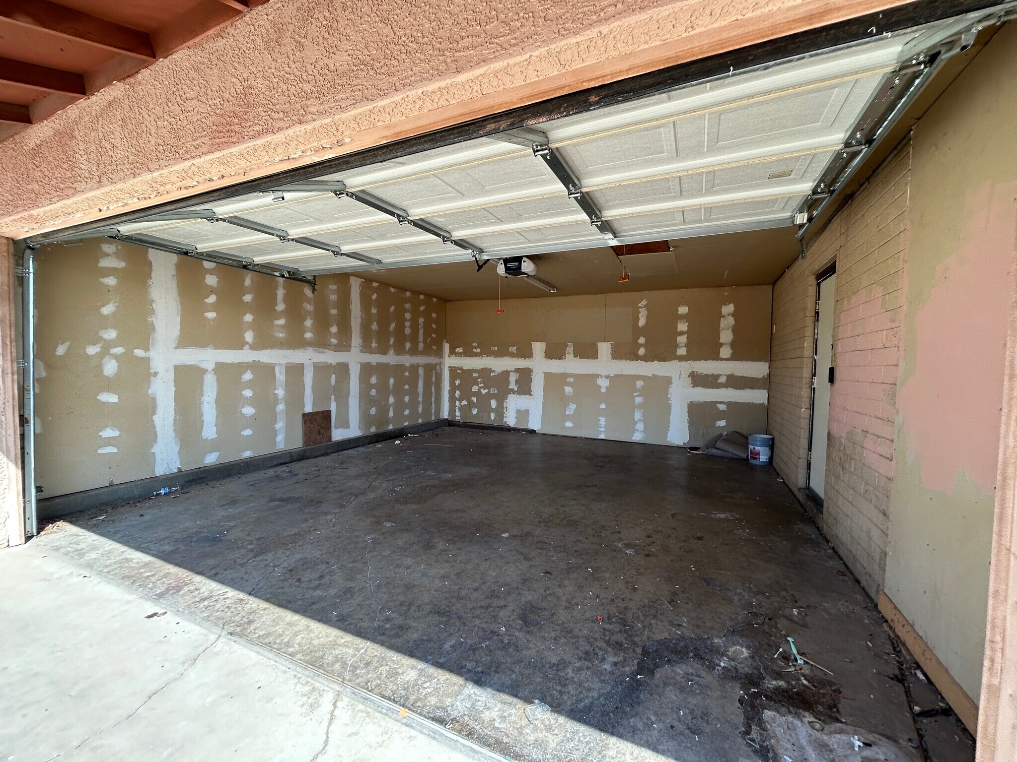 Building Photo - 7222 W Rose Ln