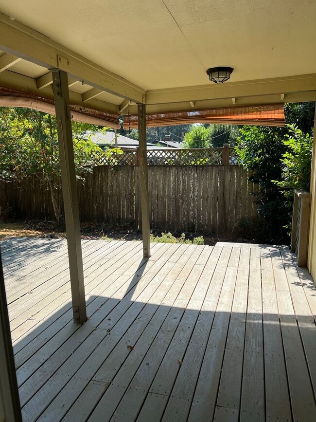 Building Photo - Newly Remodeled - Light & Bright  Home in ...